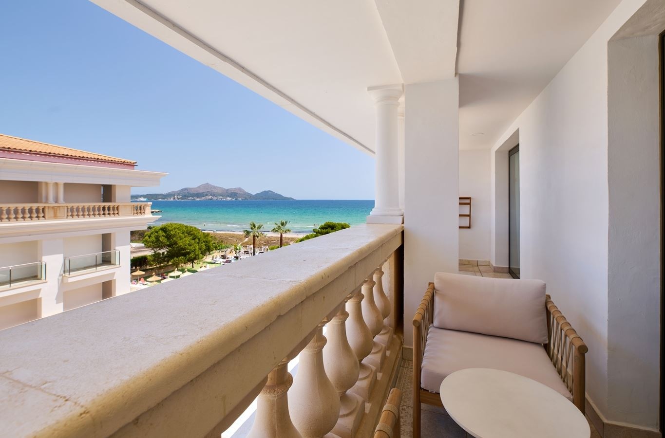 rooms-1-bedroom-suite-partial-sea-view-balcony-or-terrace