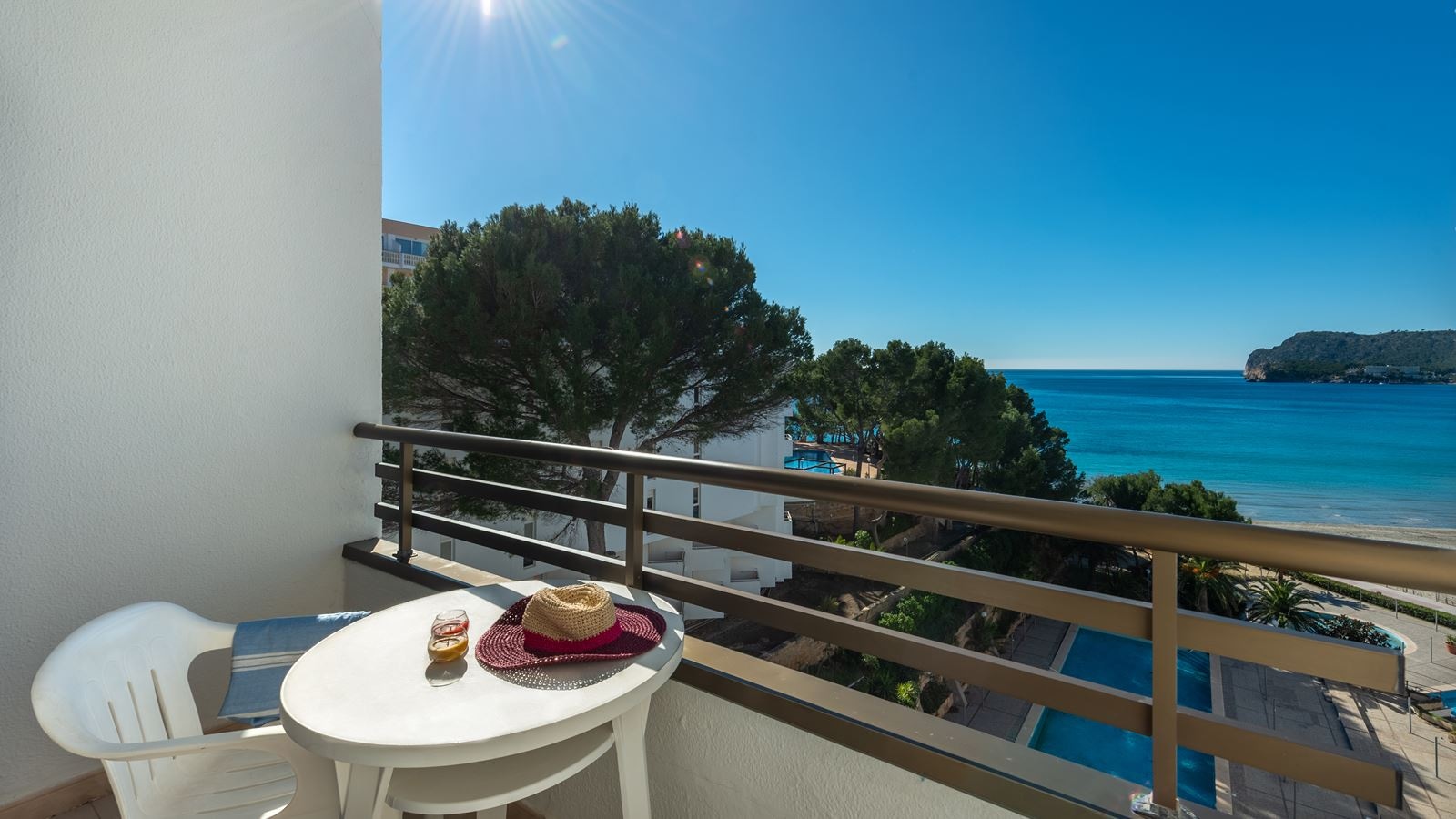 rooms-single-balcony