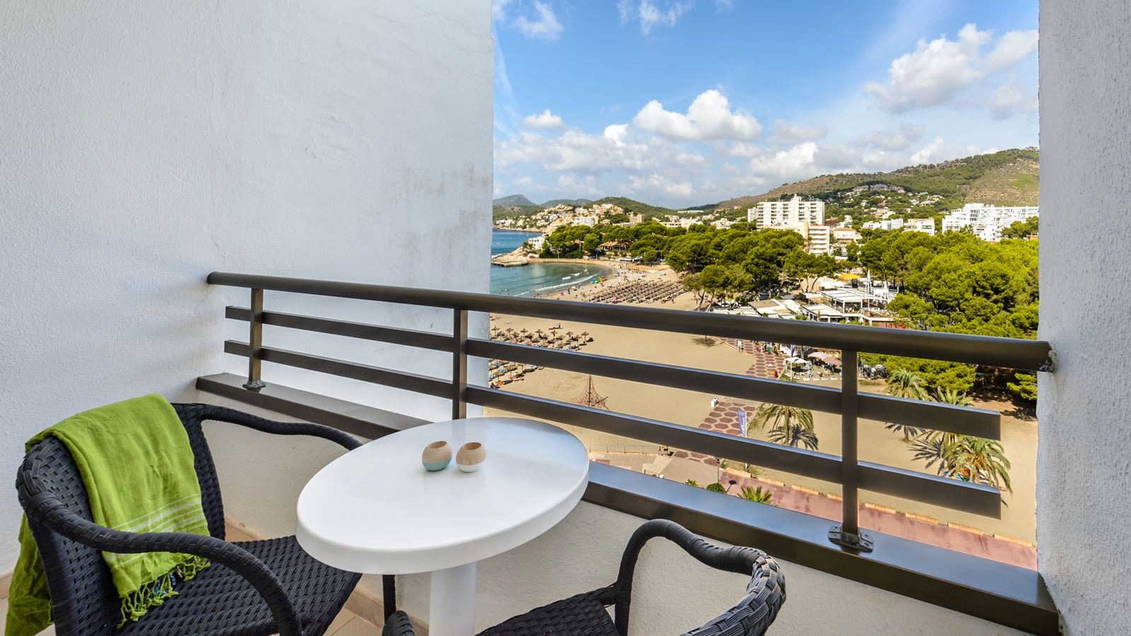 rooms-twin-lateral-sea-view-extra-bed-balcony