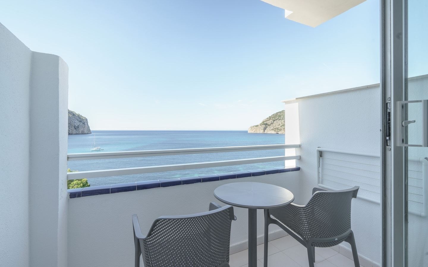 rooms-my-favorite-club-double-superior-frontal-sea-view-balcony-or-terrace