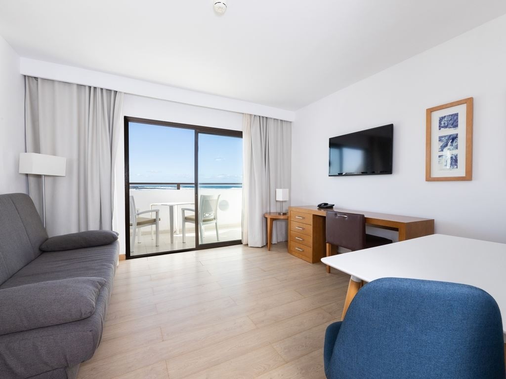 rooms-apartment-pool-view-1-bedroom