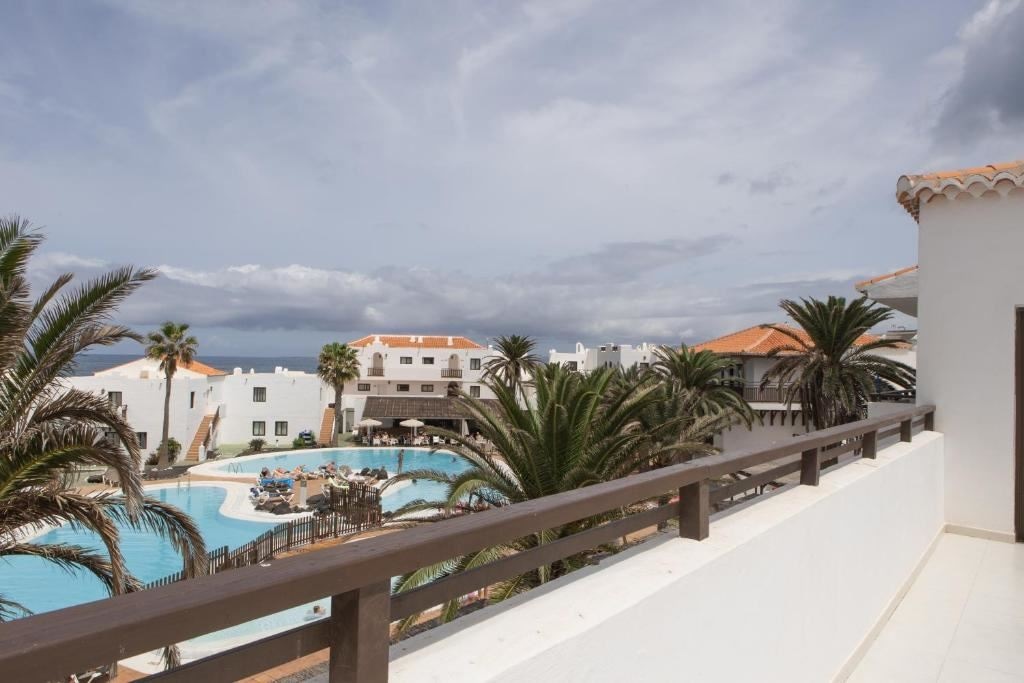 rooms-apartment-pool-view-1-bedroom