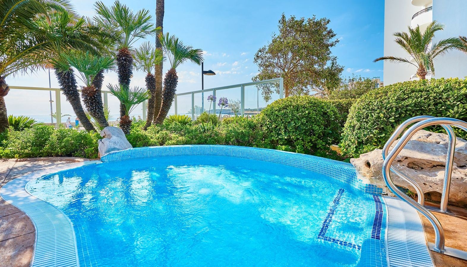 pools-outdoor-childrens-pool