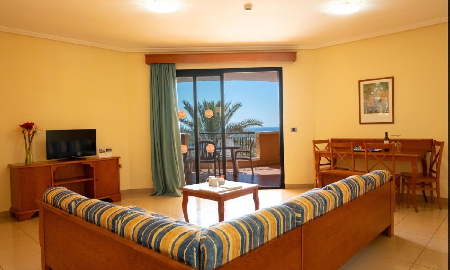 rooms-family-room