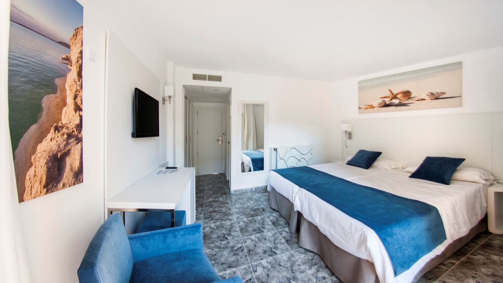 rooms-standard-room-poolview-balcony-or-terrace