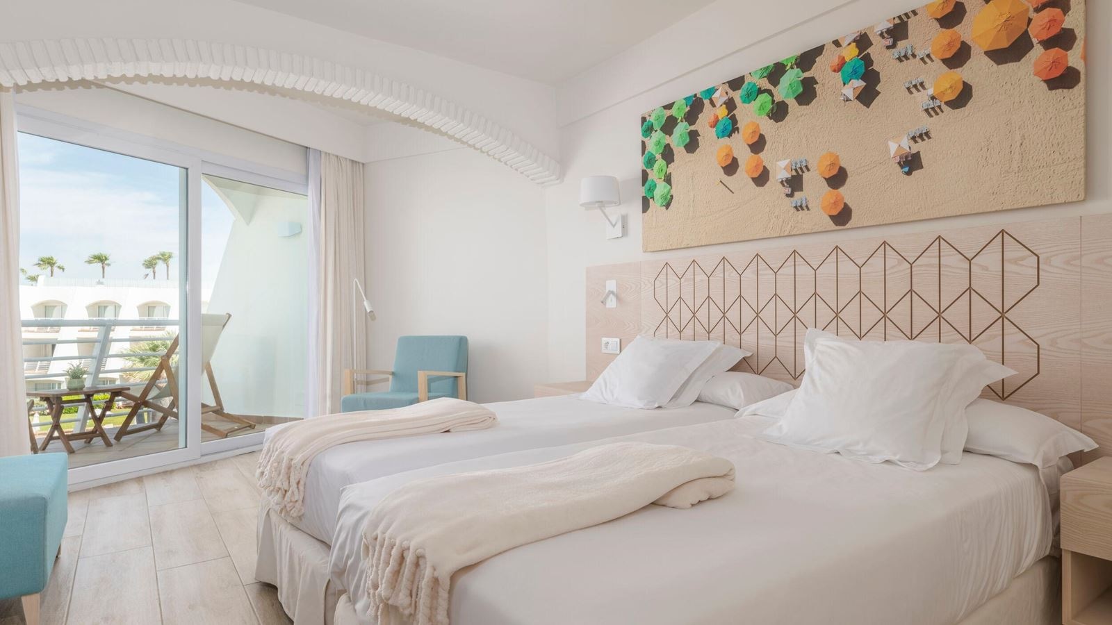 rooms-double-side-sea-view-balcony-or-terrace