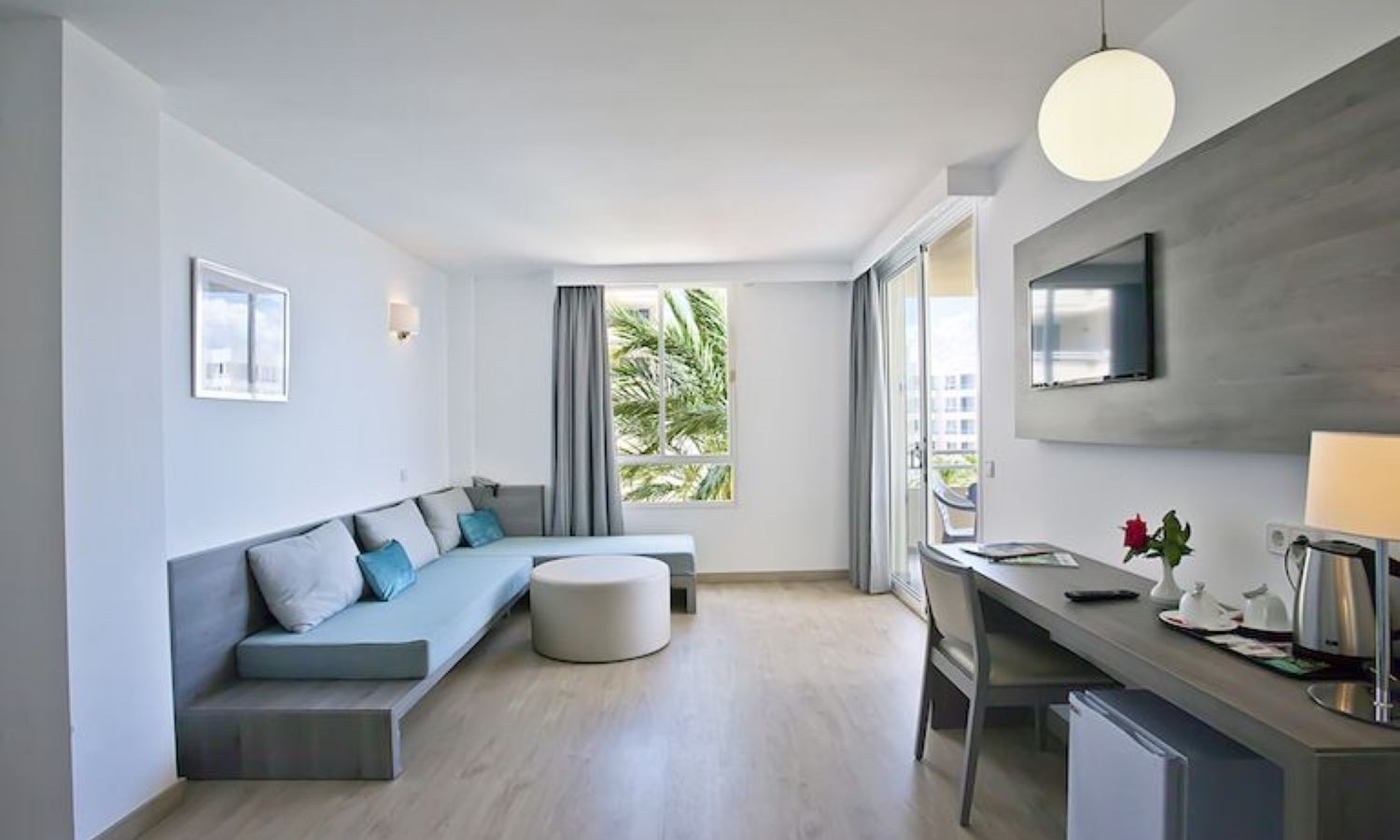 rooms-apartment-1-bedroom-seaview