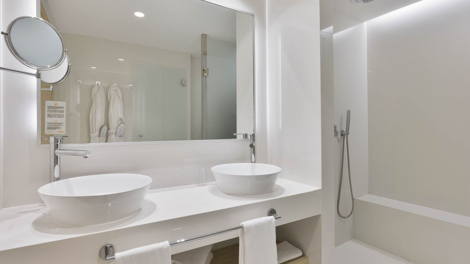 rooms-apt-1-bedroom-pool-view-selection-club