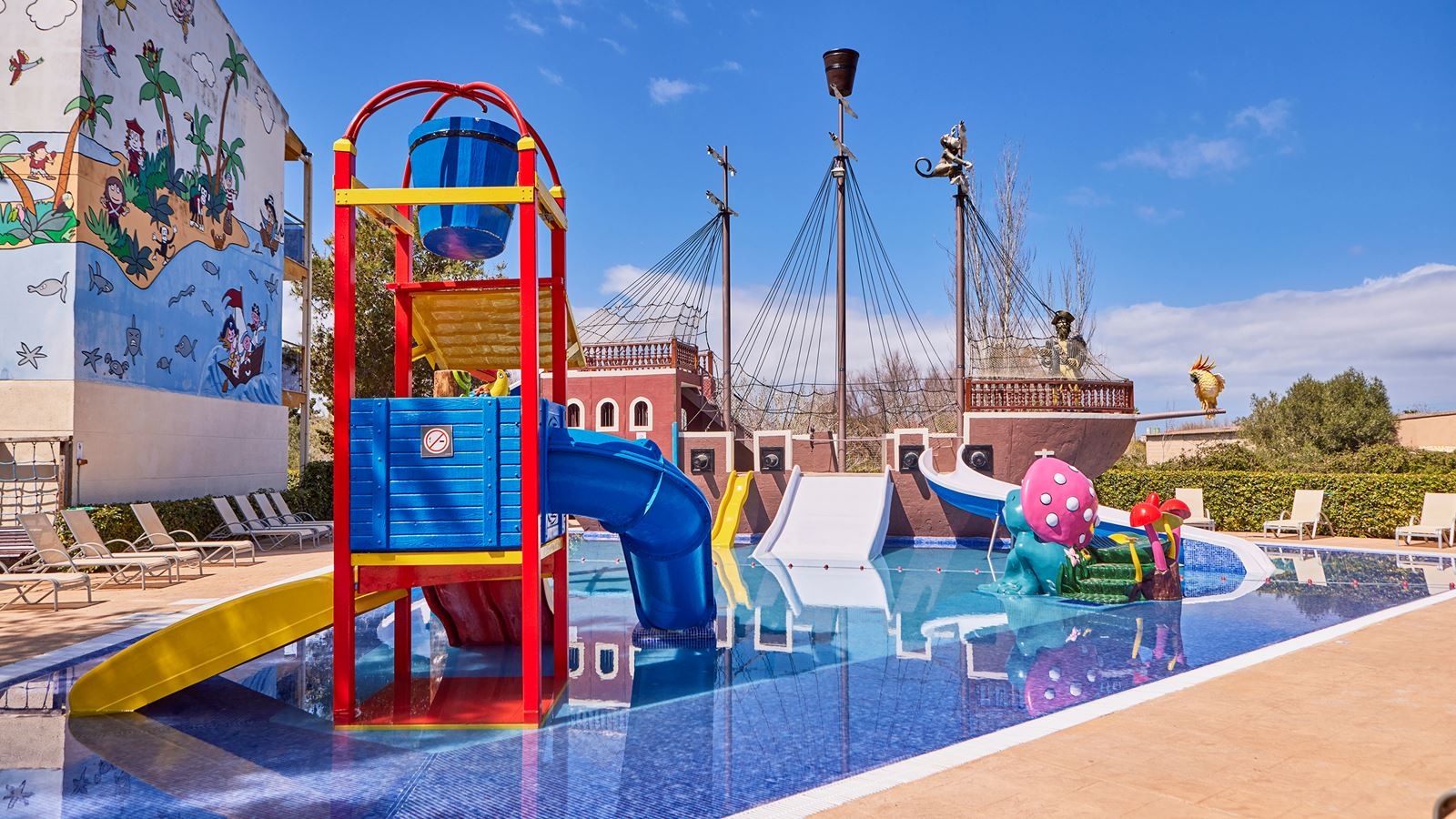 pools-outdoor-childrens-pool