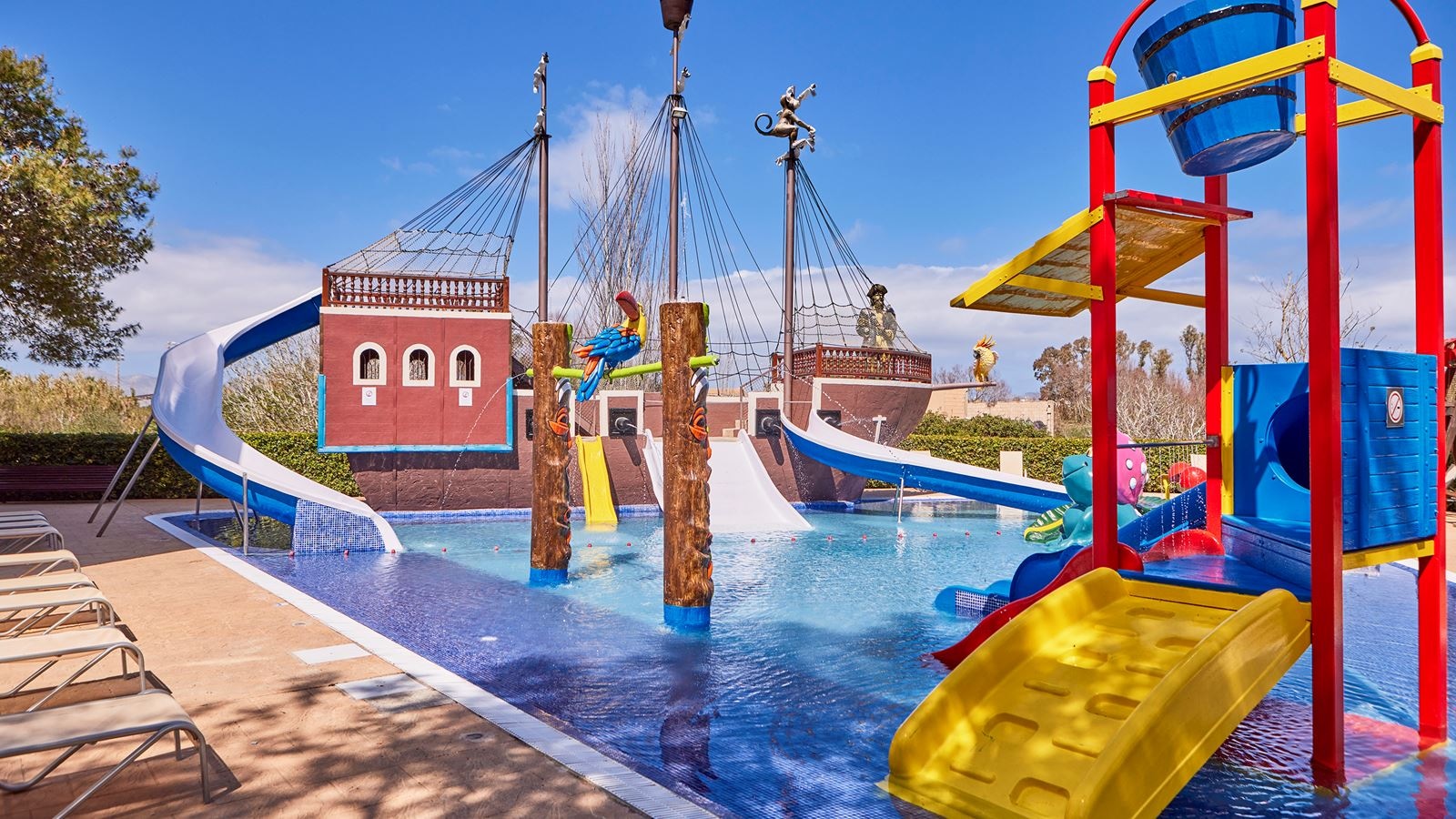 pools-outdoor-childrens-pool