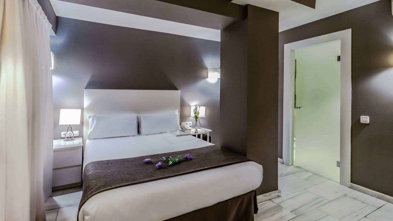 rooms-double-standard