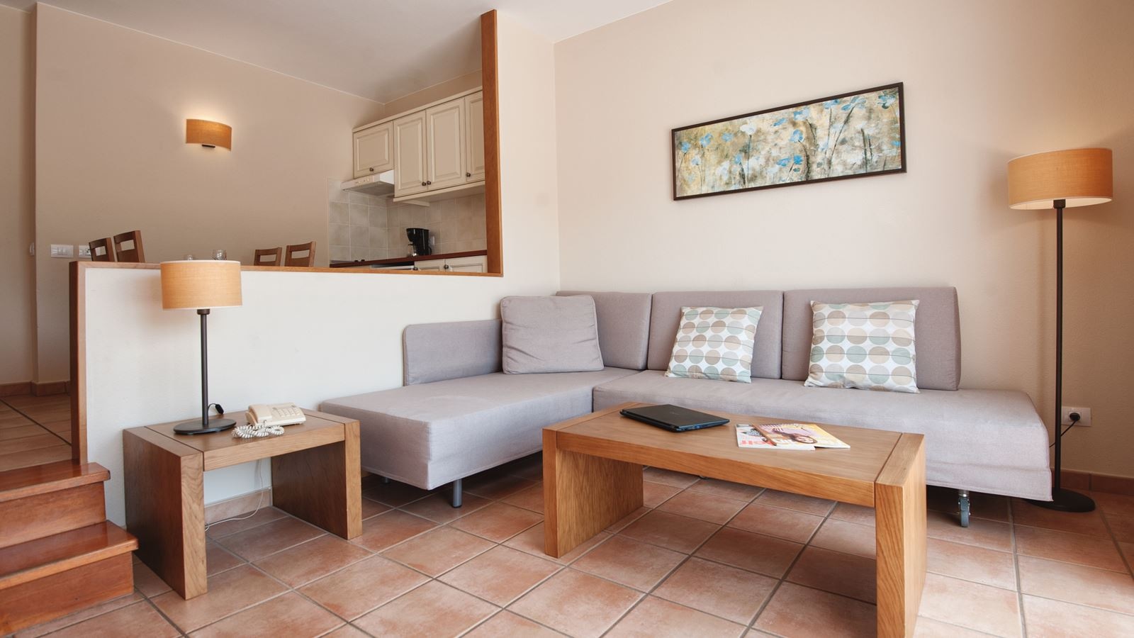 rooms-appartment-seaview-1bedroom-with-balcony-or-terrace