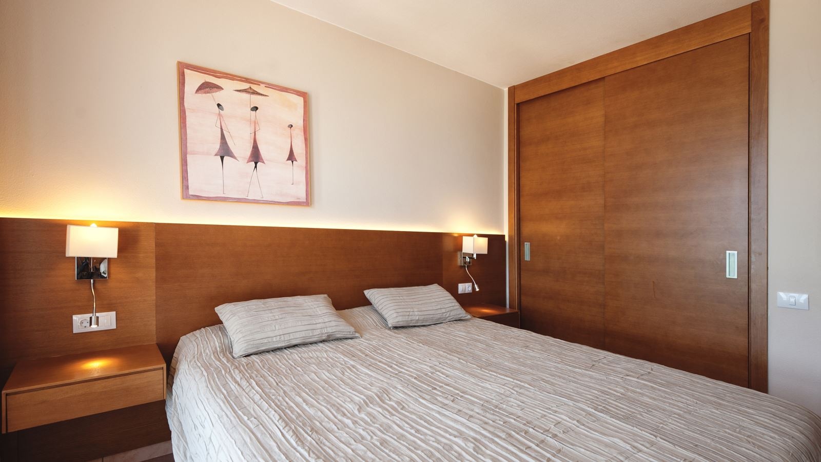 rooms-appartment-seaview-1bedroom-with-balcony-or-terrace