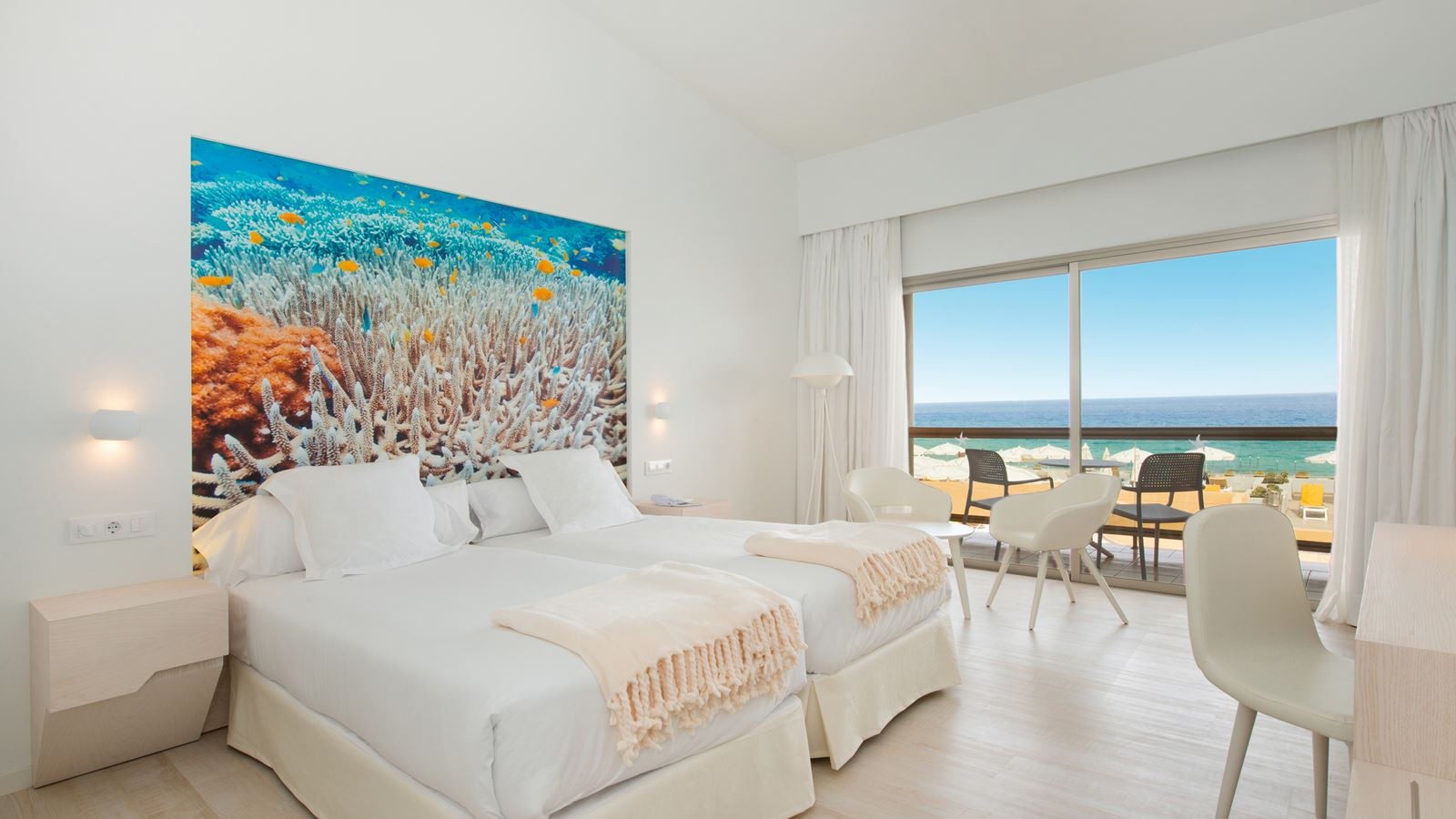 rooms-double-sea-view-balcony-or-terrace