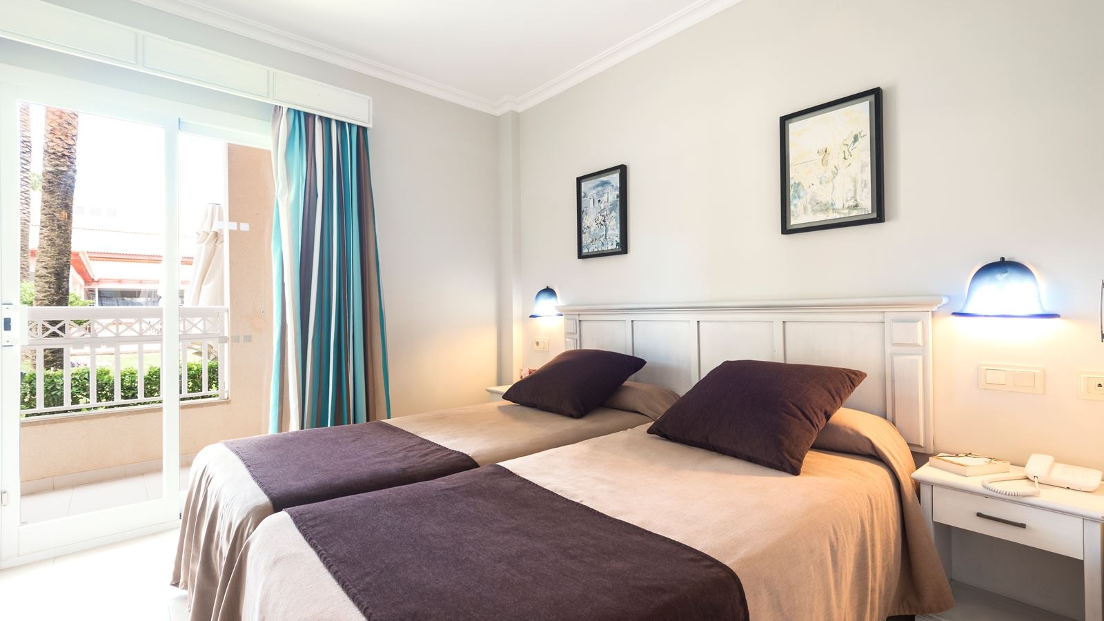 rooms-apartment-one-bedroom-with-balcony-or-terrace