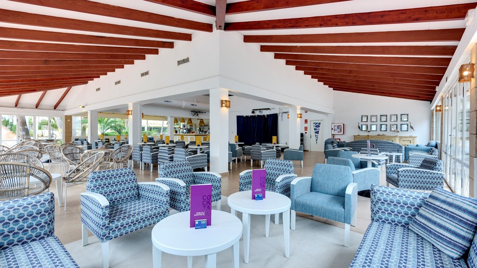 restaurants-hibiscus-bar-cafeteria