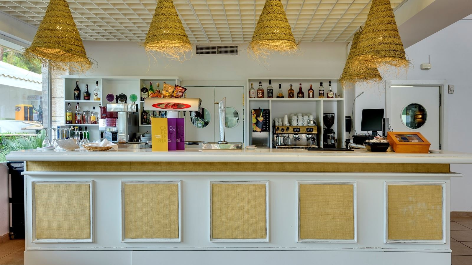 bars-hibiscus-bar-cafeteria