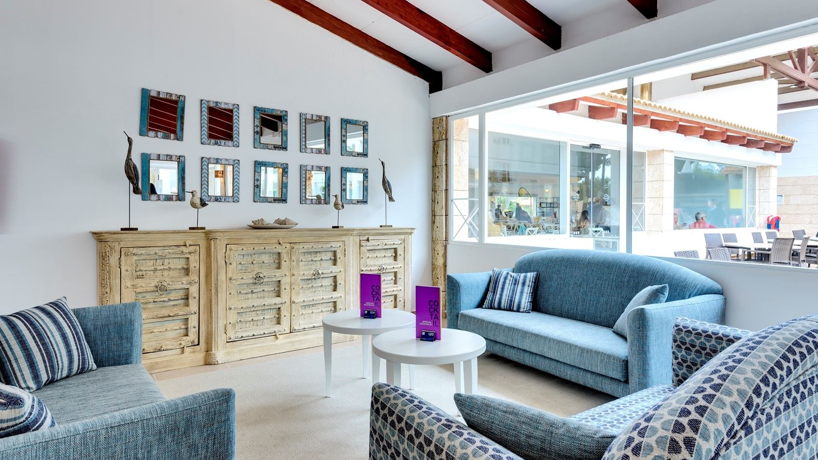 bars-hibiscus-bar-cafeteria