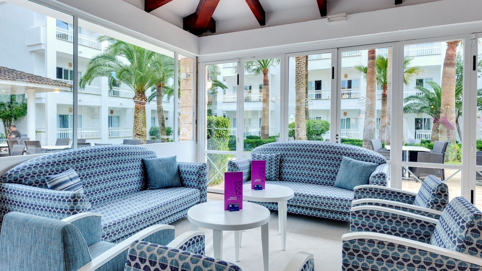 bars-hibiscus-bar-cafeteria