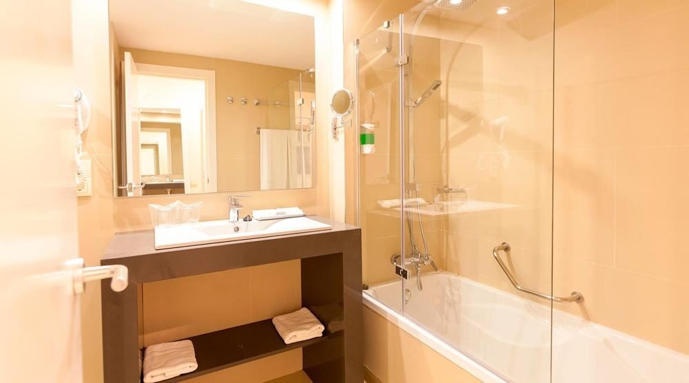 rooms-family-room-standard