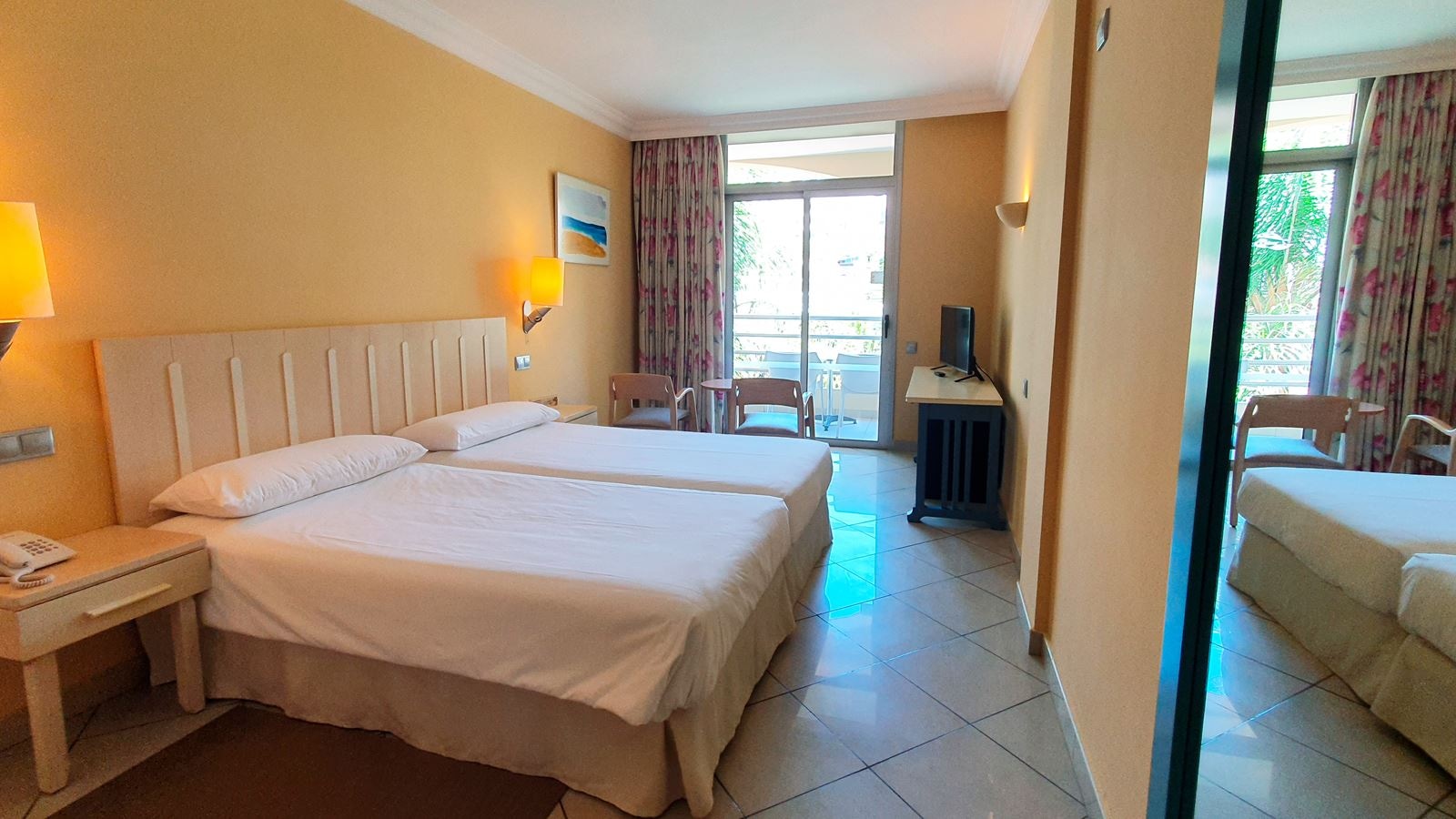 rooms-dst-double-standard-balcony