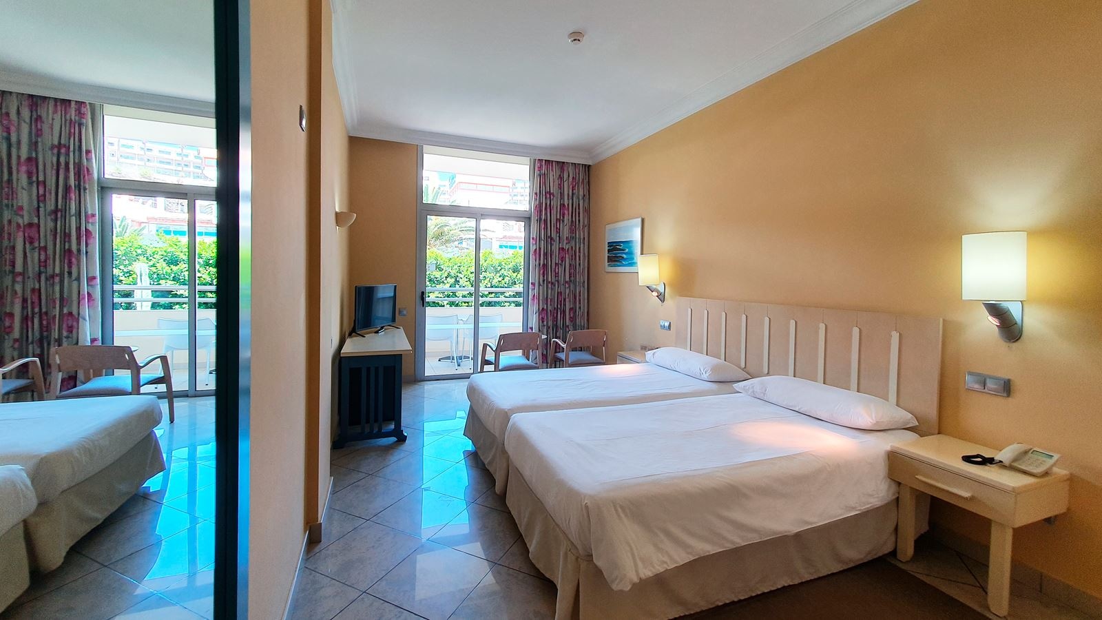 rooms-dst-double-standard-balcony