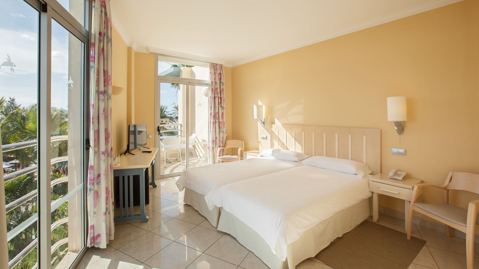 rooms-jus-junior-suite-balcony