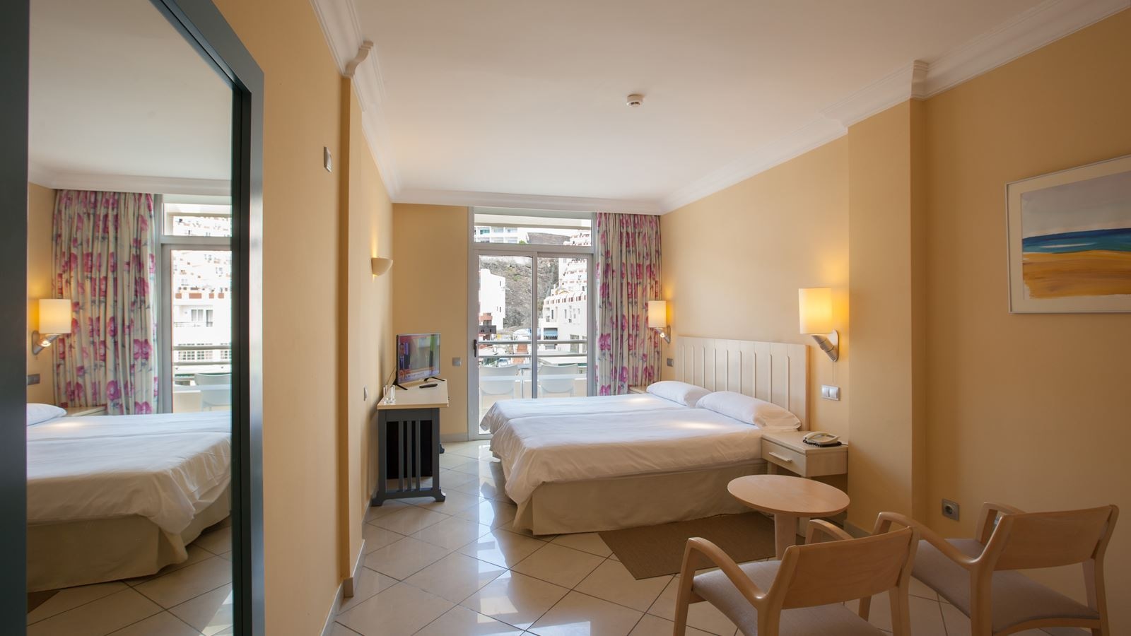 rooms-dsty-double-standard-yield-balcony