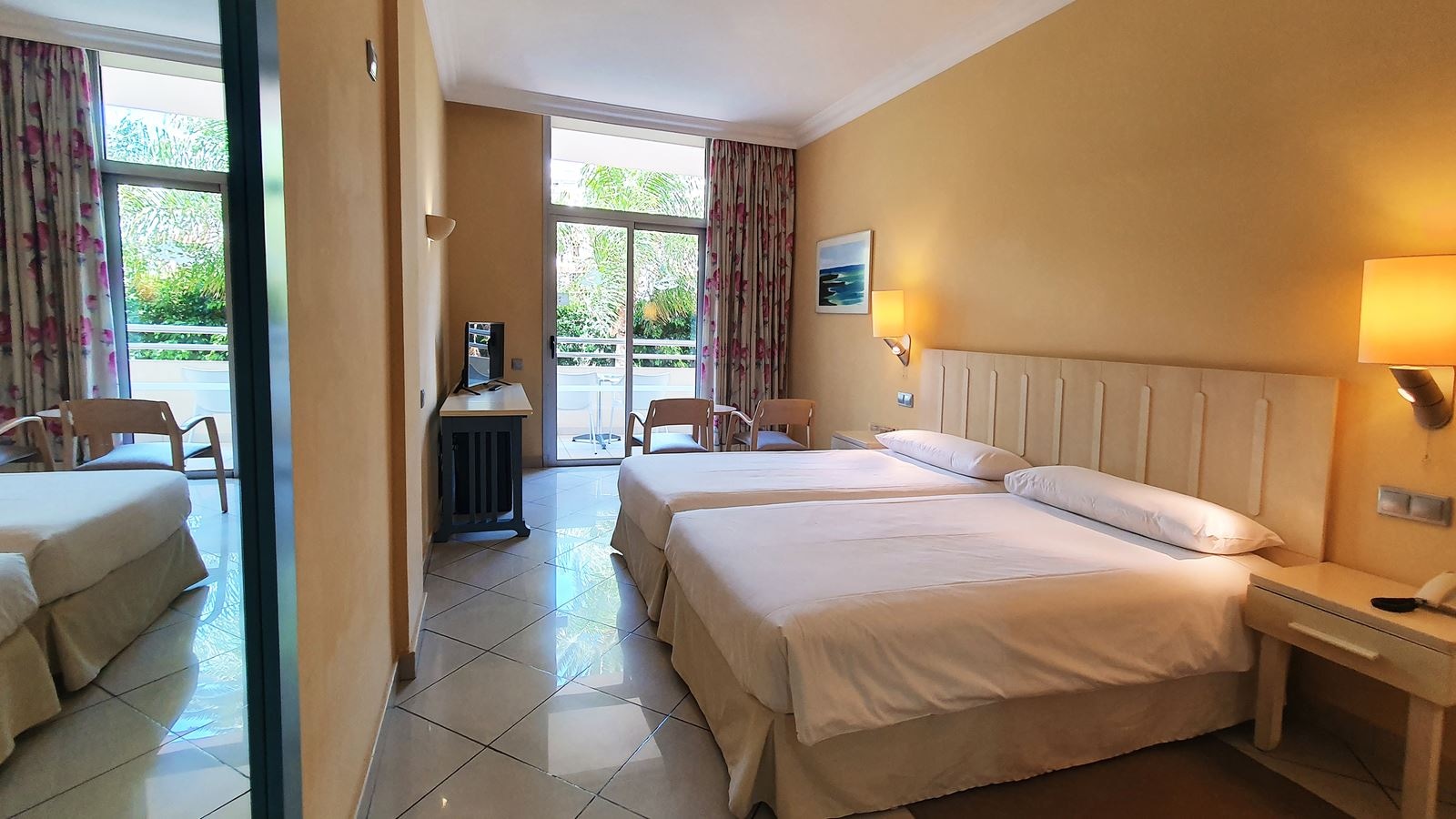 rooms-dsty-double-standard-yield-balcony