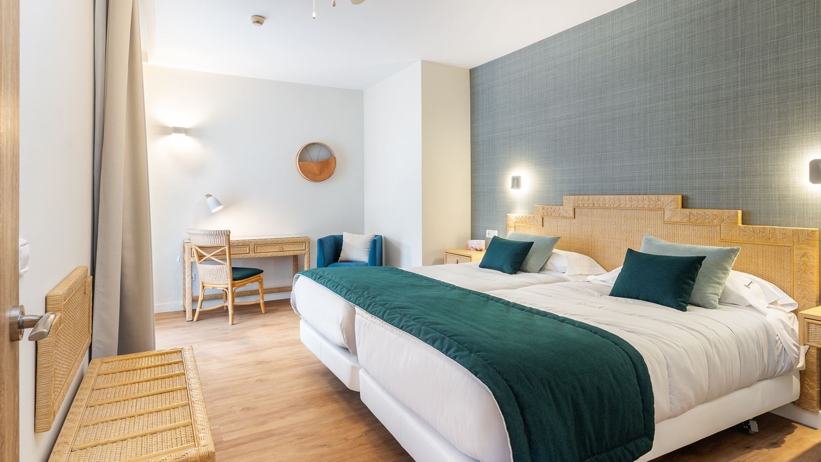 rooms-junior-suite-js