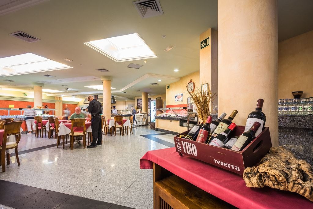 restaurants-restaurant