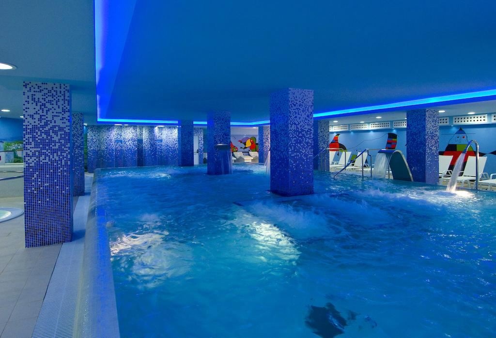 pools-indoor-pool