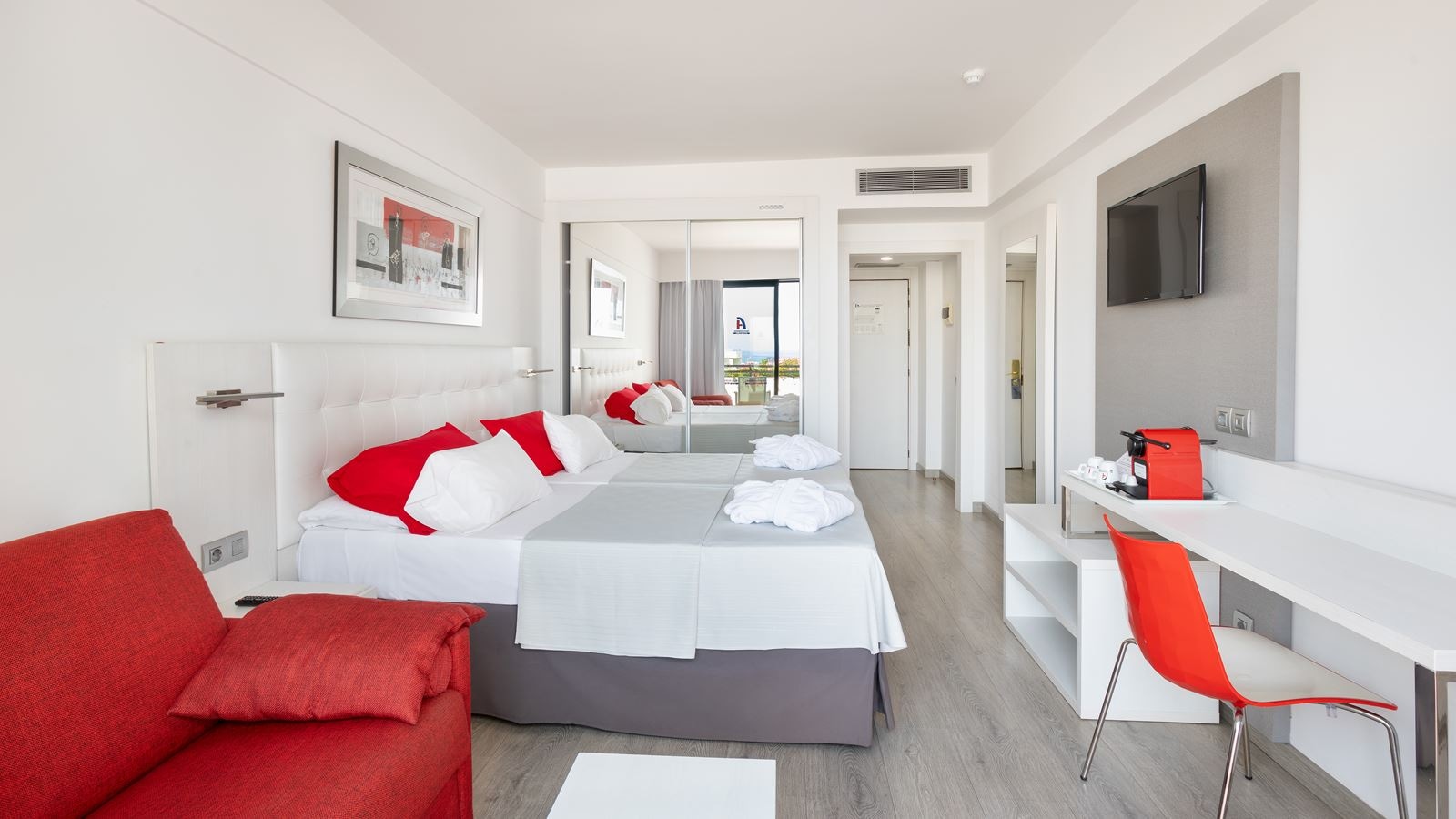 rooms-club-alexandre-sea-view-balcony-or-terrace