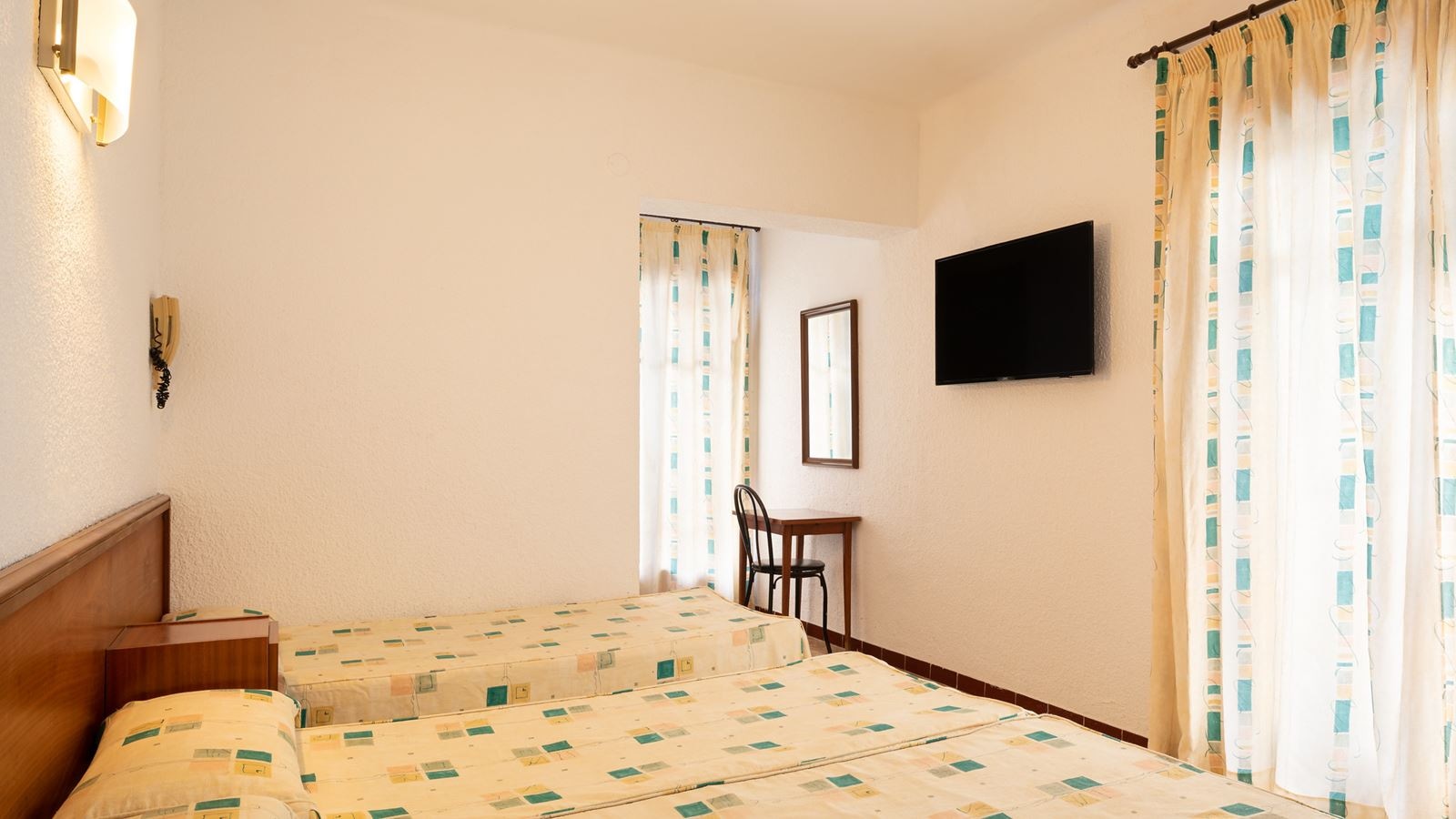 rooms-triple-balcony-or-terrace