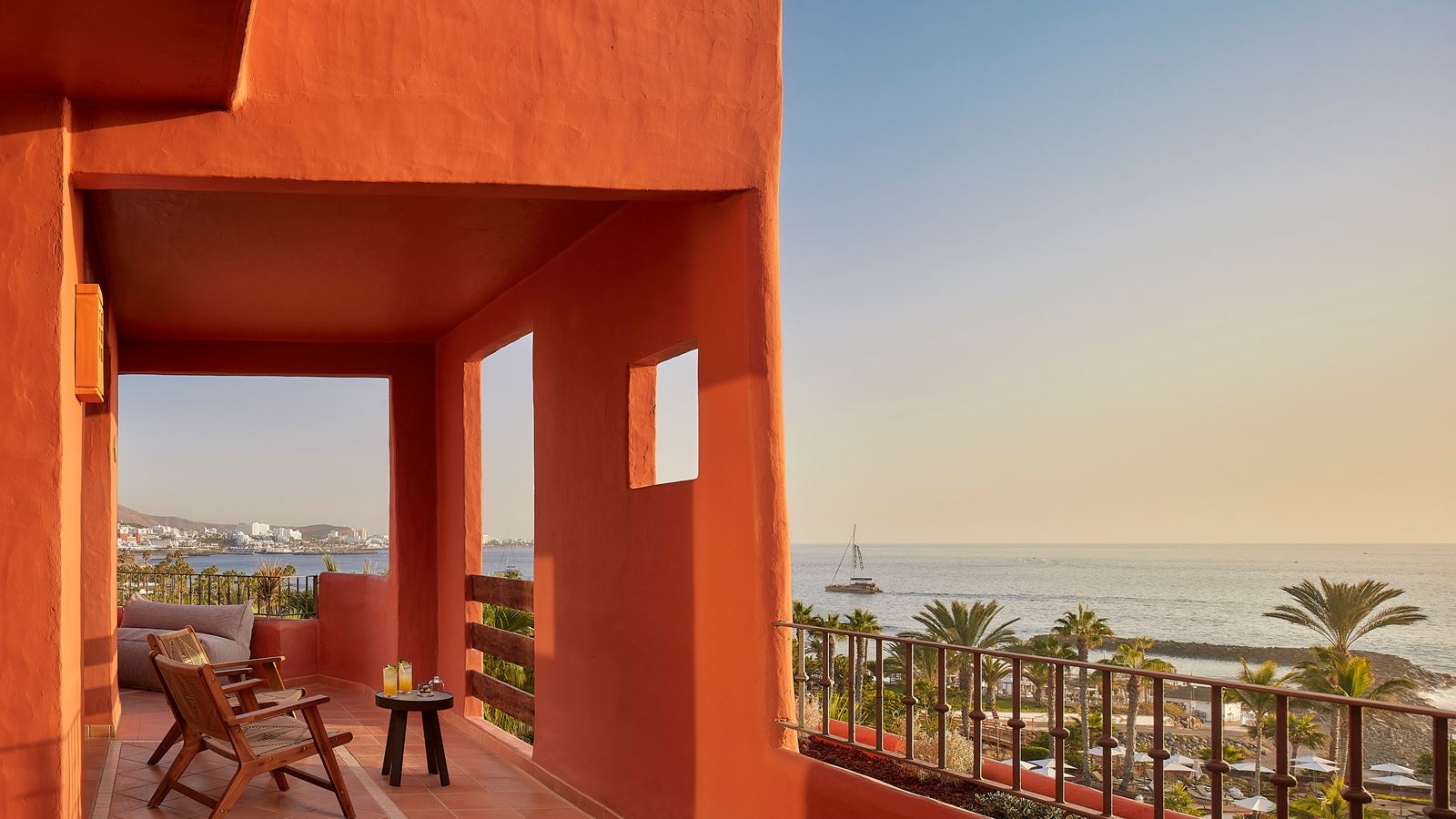 rooms-suite-sea-view-with-balcony