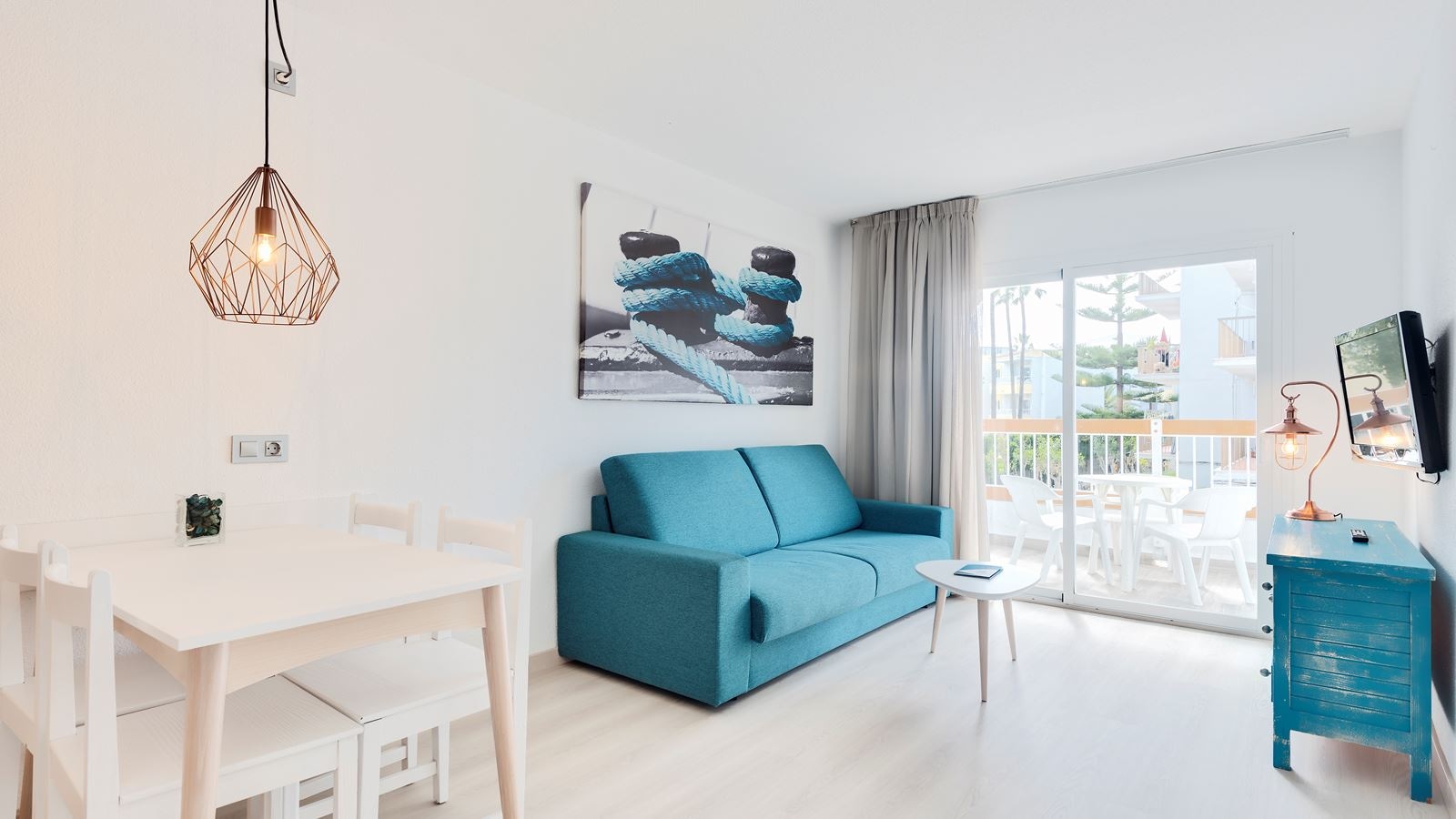 rooms-apartment-balcony-or-terrace