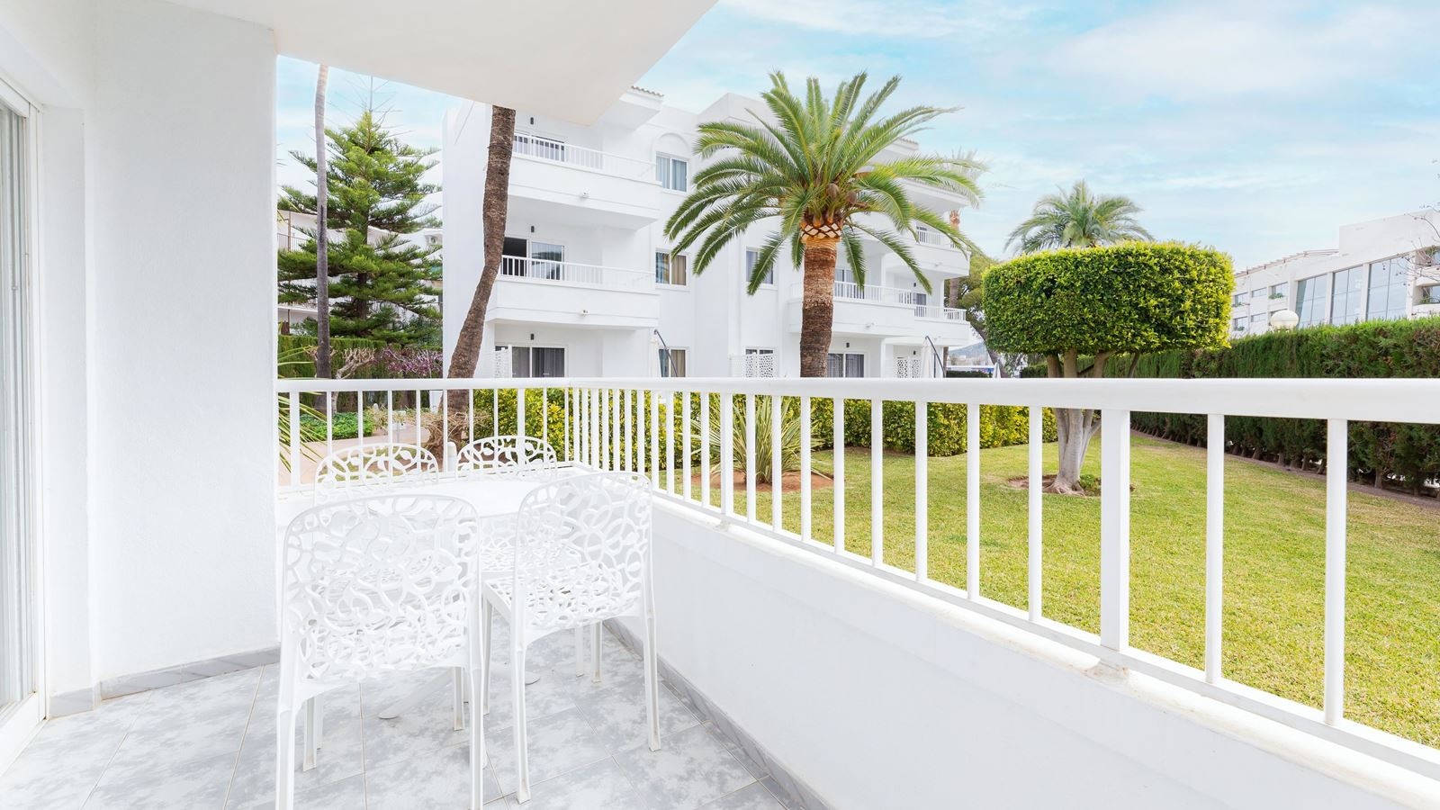 rooms-one-bedroom-apartment-palm-garden--annex-building--balcony-or-terrace