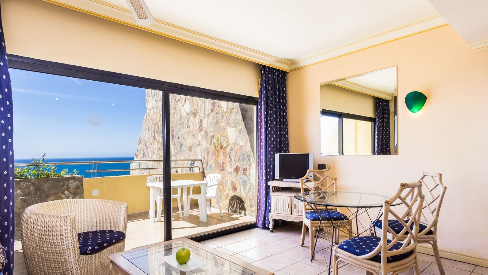 rooms-1-bedroom-apartment-ap1