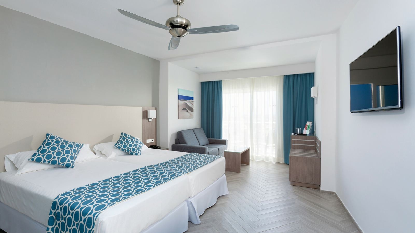 rooms-double-standard-room-balcony-or-terrace