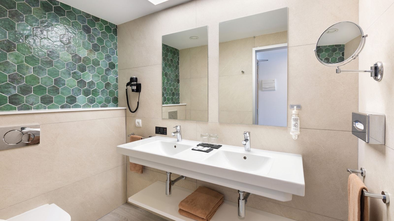 rooms-double-standard-room-balcony-or-terrace