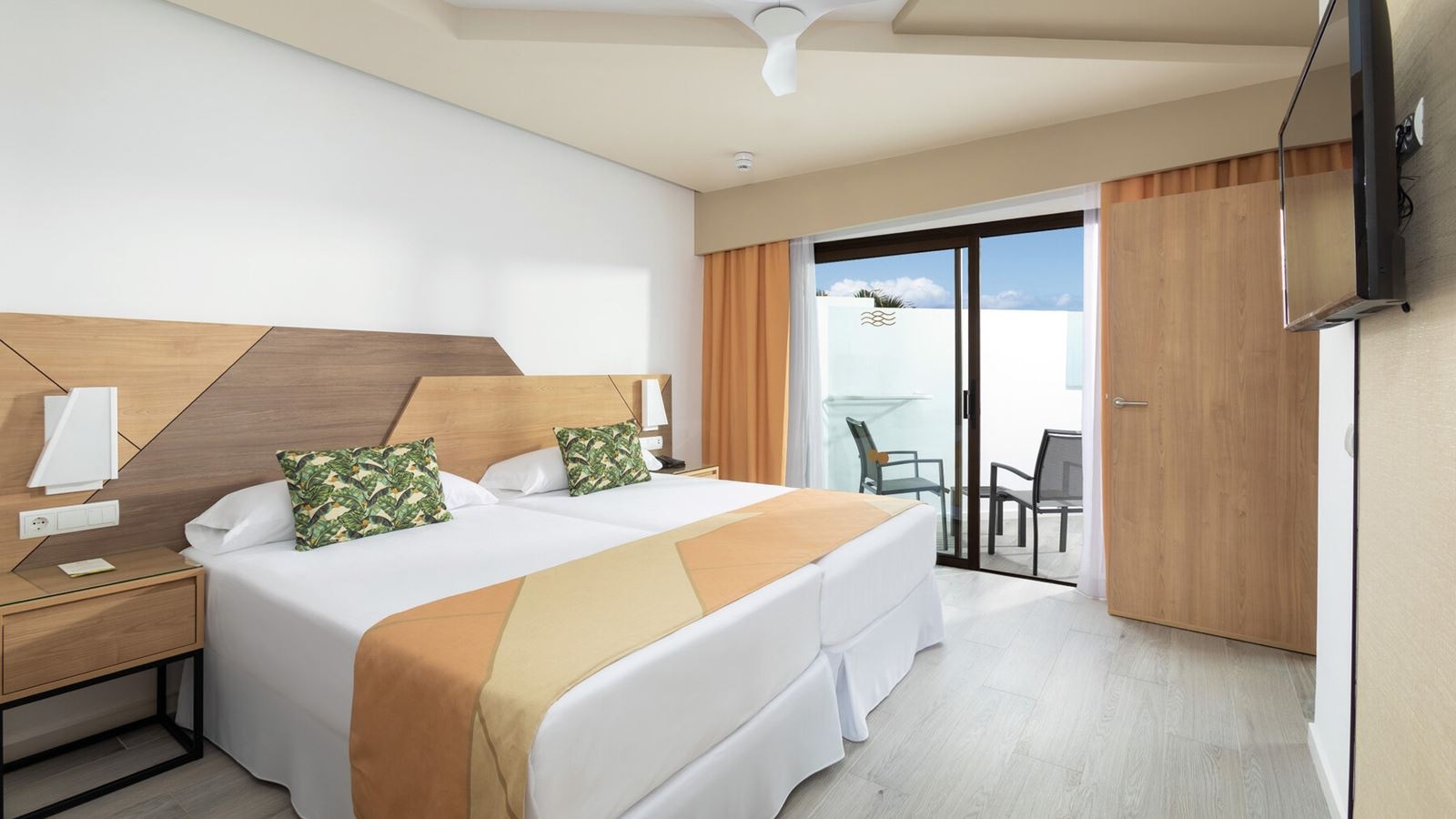 rooms-family-2-bedrooms-2-bathrooms