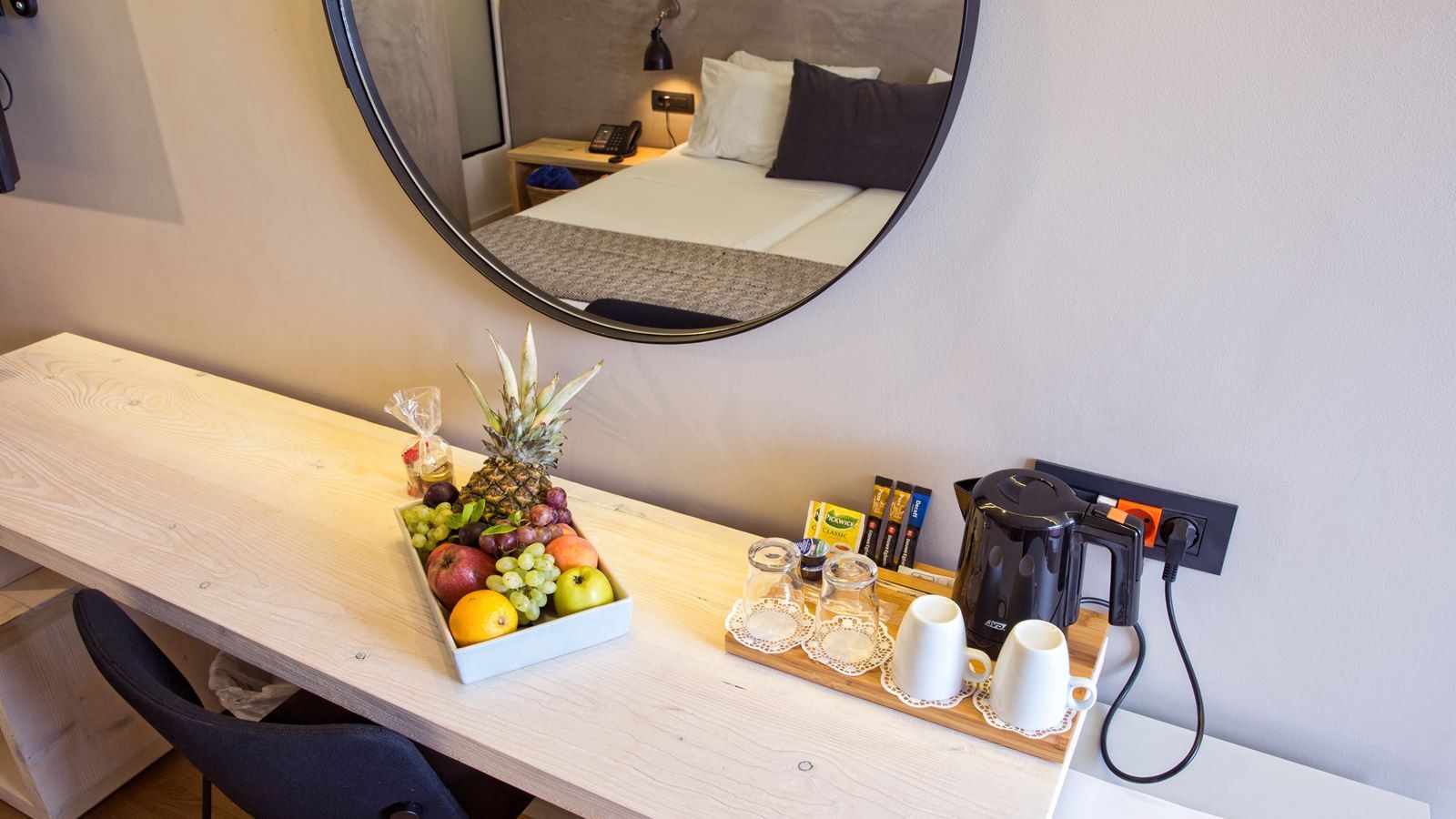 rooms-deluxe-room-land-view-balcony