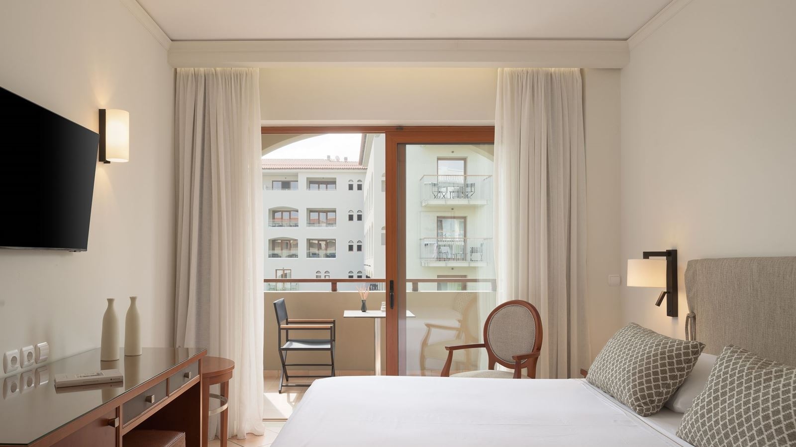 rooms-family-1-bedroom