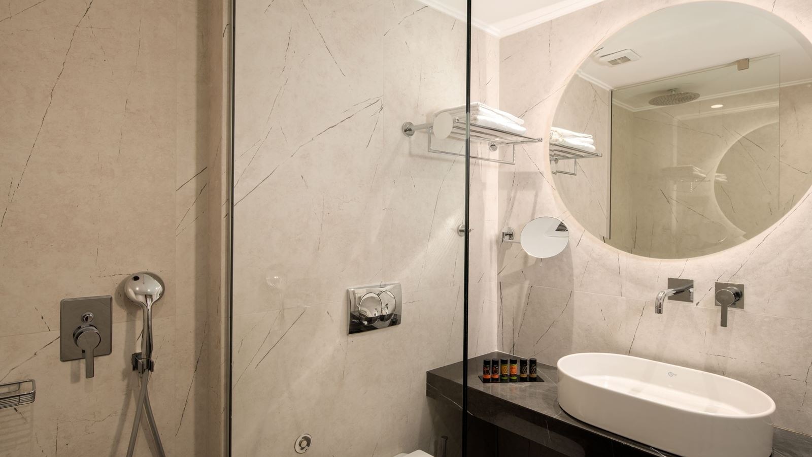 rooms-family-1-bedroom