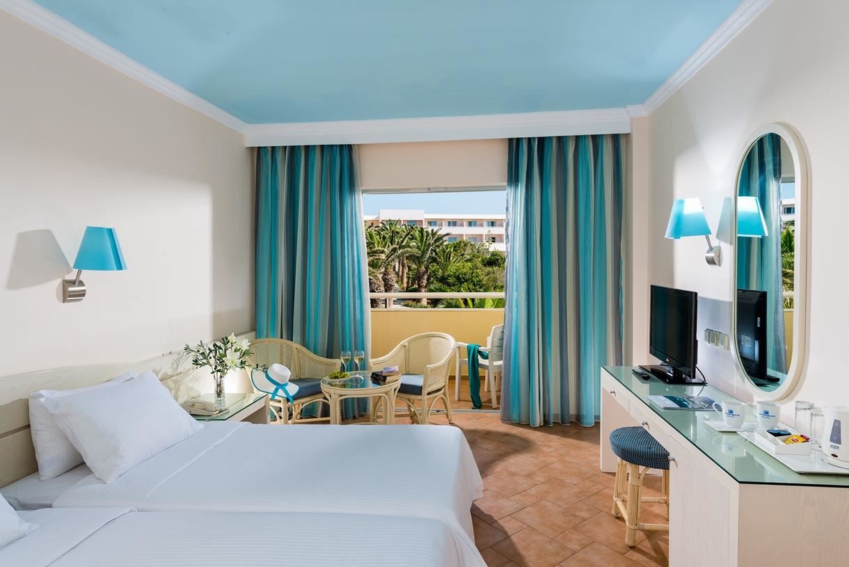 rooms-double-garden-view