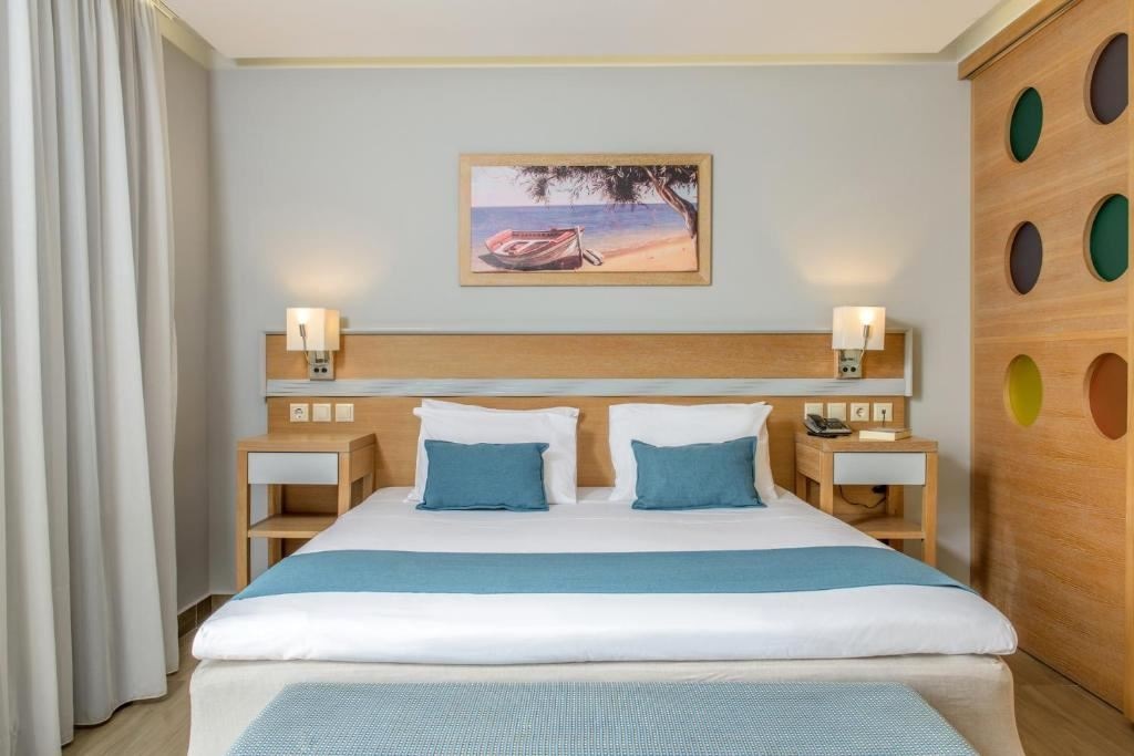 rooms-family-superior-garden-view-sliding-door-50