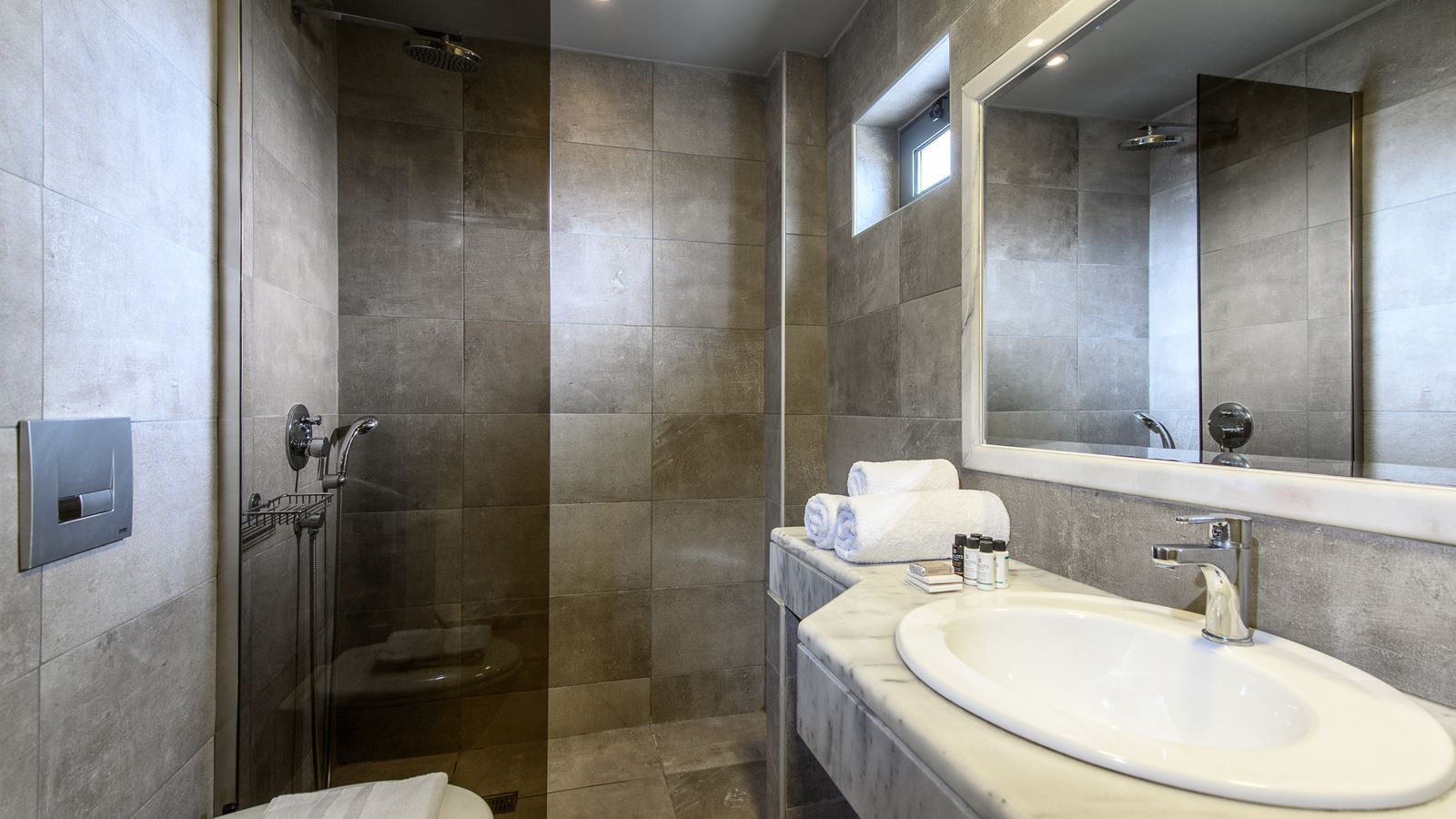 rooms-double-room-balcony-or-terrace