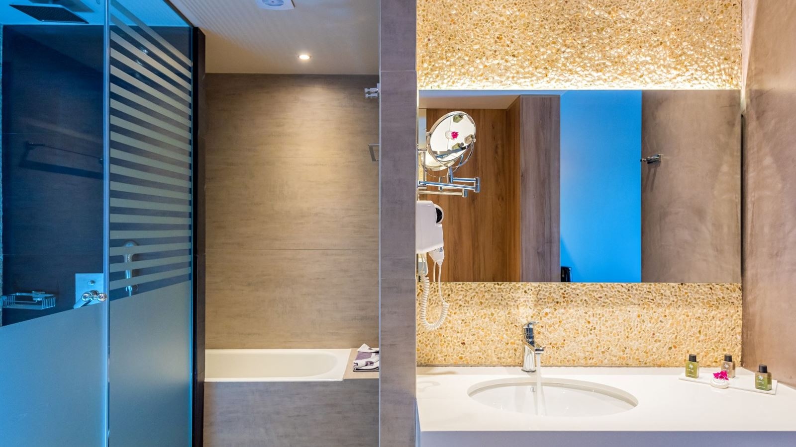 rooms-superior-double-room-private-pool