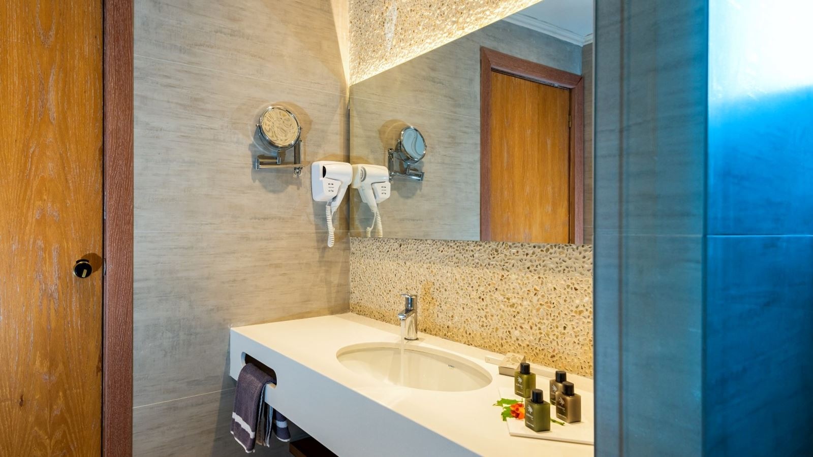 rooms-family-junior-suite-private-pool