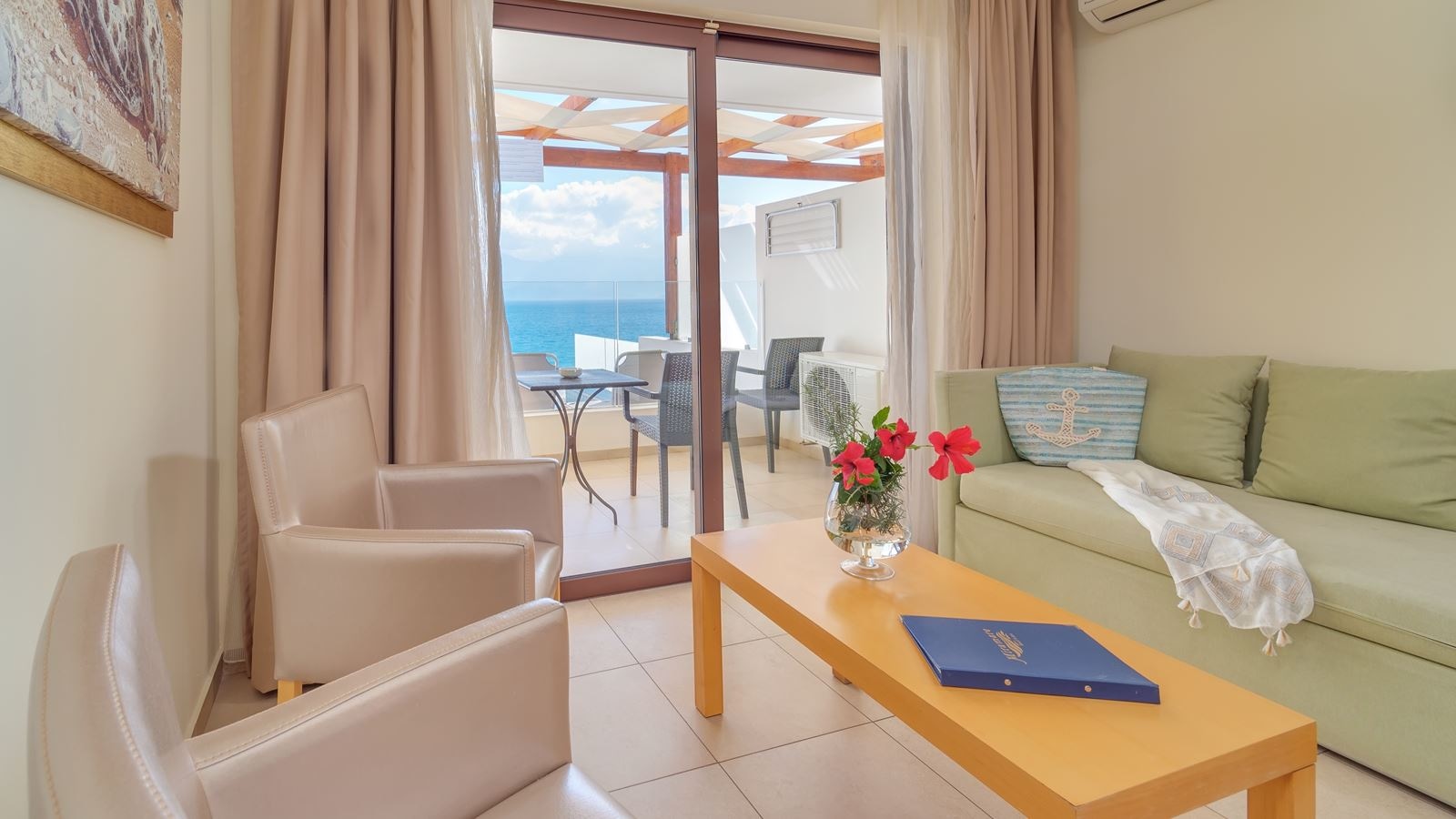 rooms-frontal-deluxe-sea-view-pool